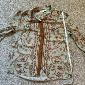 DR2 Sz M Jade Green Patterned Paisley Button Down Top
